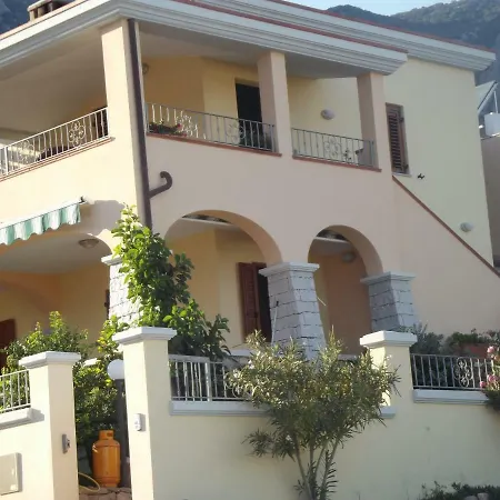 Casa Elena Daire